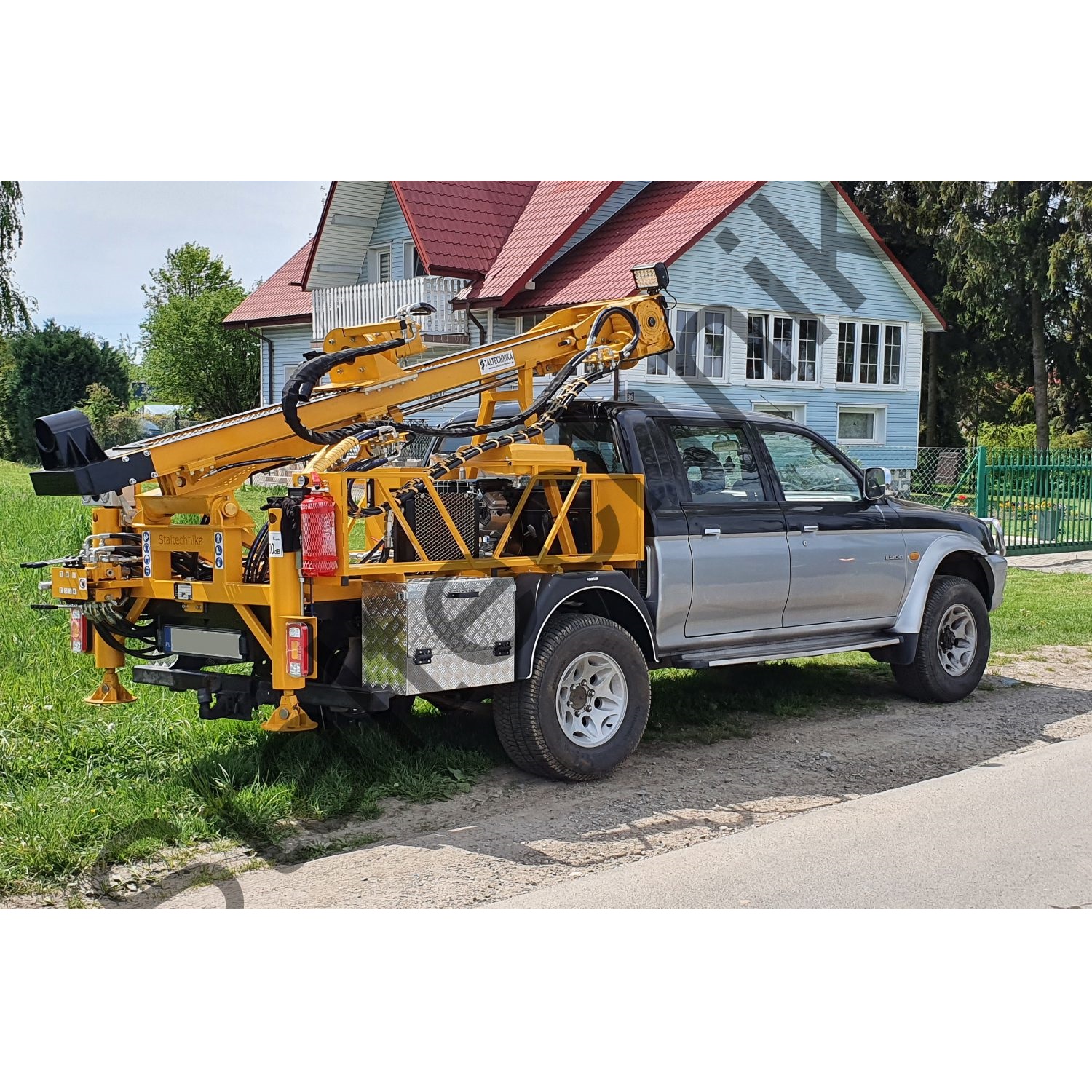 Wiertnice na samochodzie typu pick-up DMC