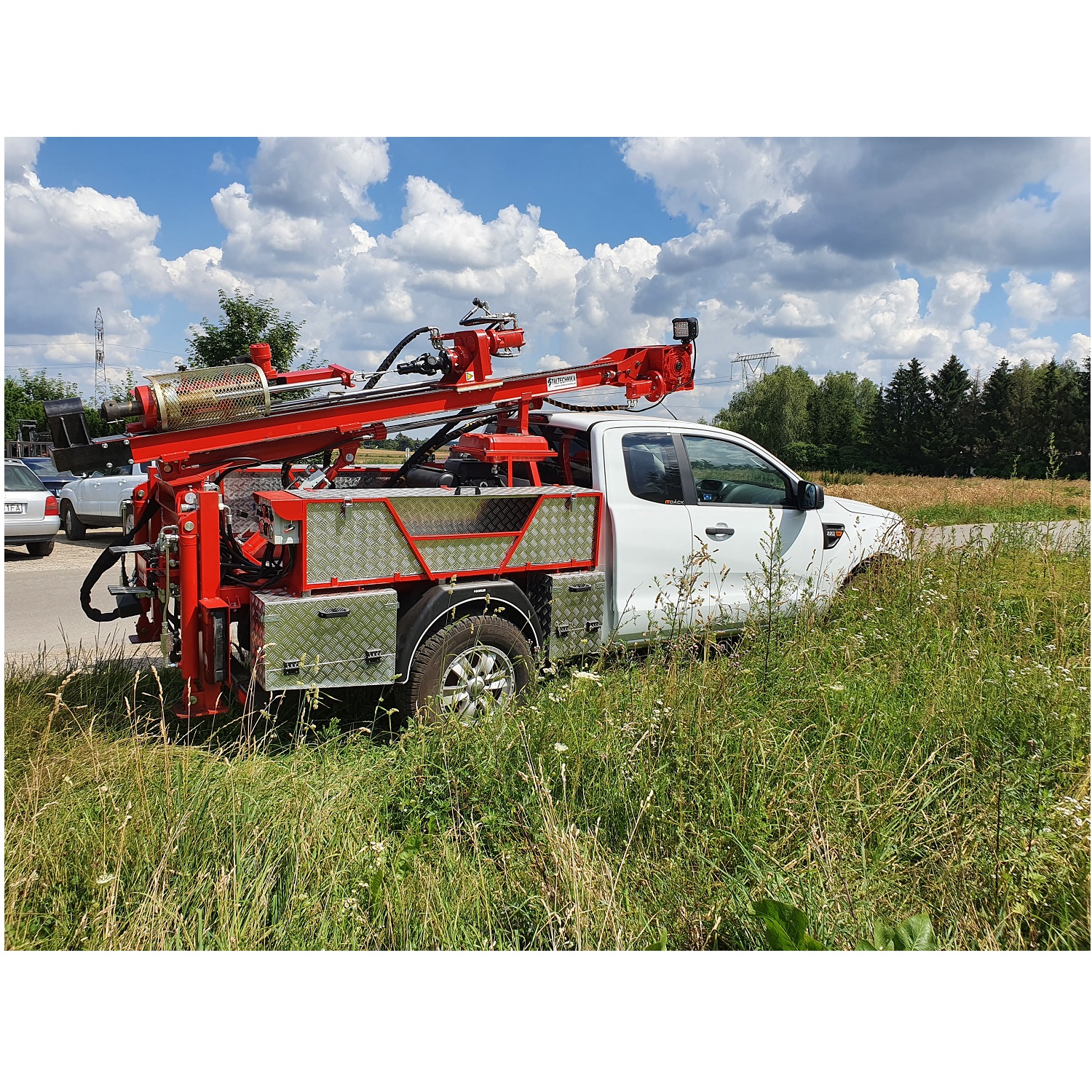 Wiertnice na samochodzie typu pick-up DMC