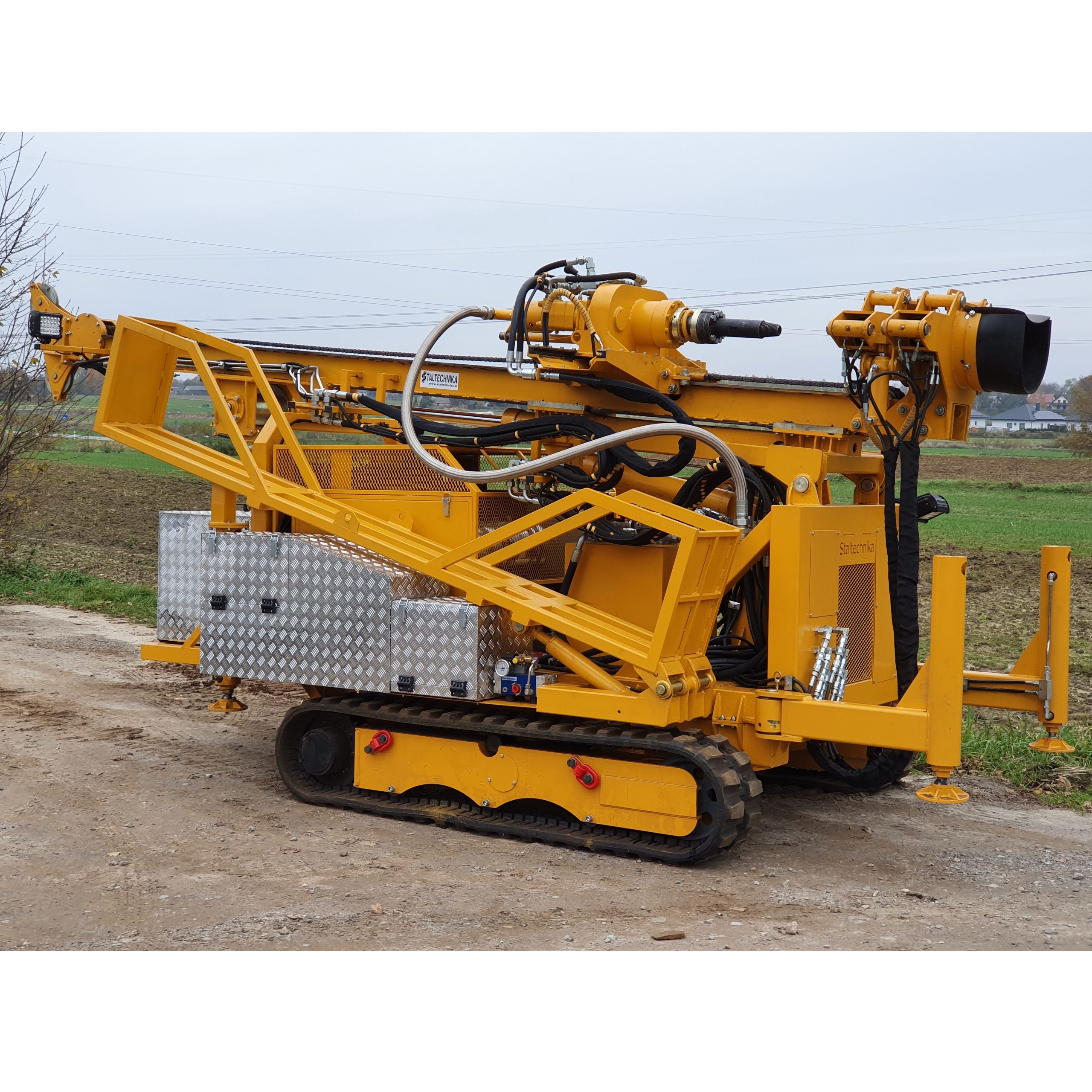 WGG-200 na podwoziu gąsienicowym - Wiertnica do studni głębinowych i pomp ciepła WGG-200 na podwoziu gąsienicowym