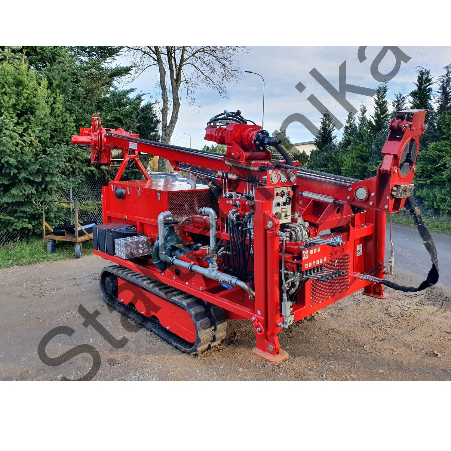 WGG-GU/C na podwoziu gąsienicowym - Wiertnica do studni głębinowych i pomp ciepła WGG-GU/C na podwoziu gąsienicowym