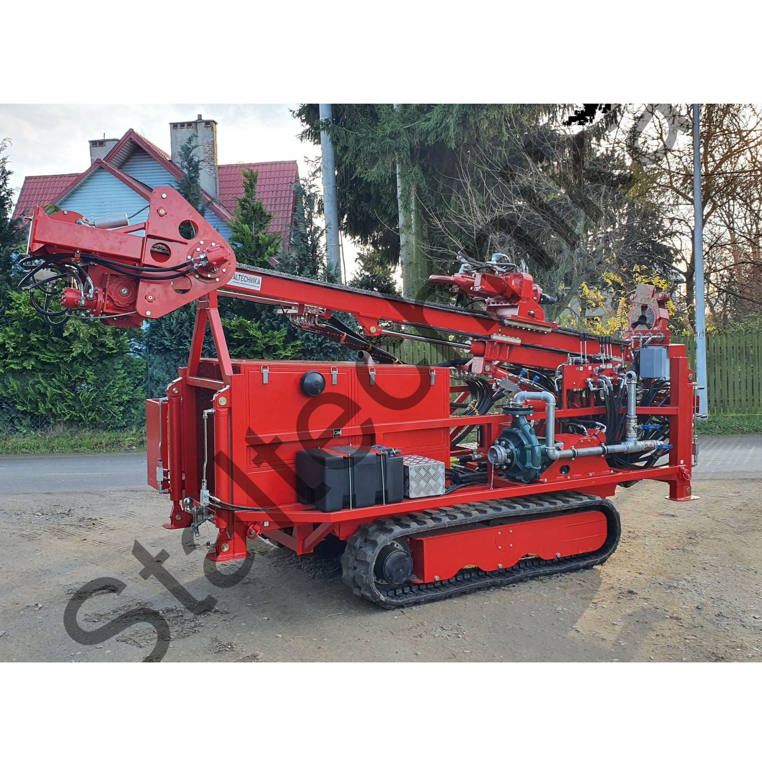 WGG-GU/C na podwoziu gąsienicowym - Wiertnica do studni głębinowych i pomp ciepła WGG-GU/C na podwoziu gąsienicowym