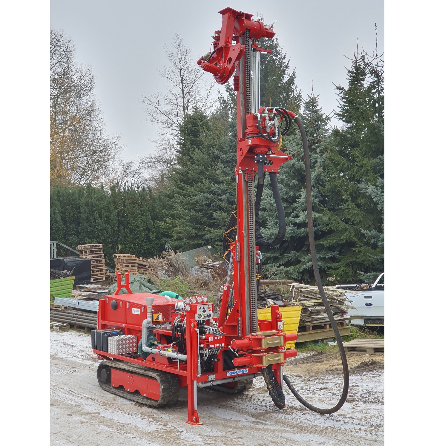 WGG-GU/C na podwoziu gąsienicowym - Wiertnica do studni głębinowych i pomp ciepła WGG-GU/C na podwoziu gąsienicowym