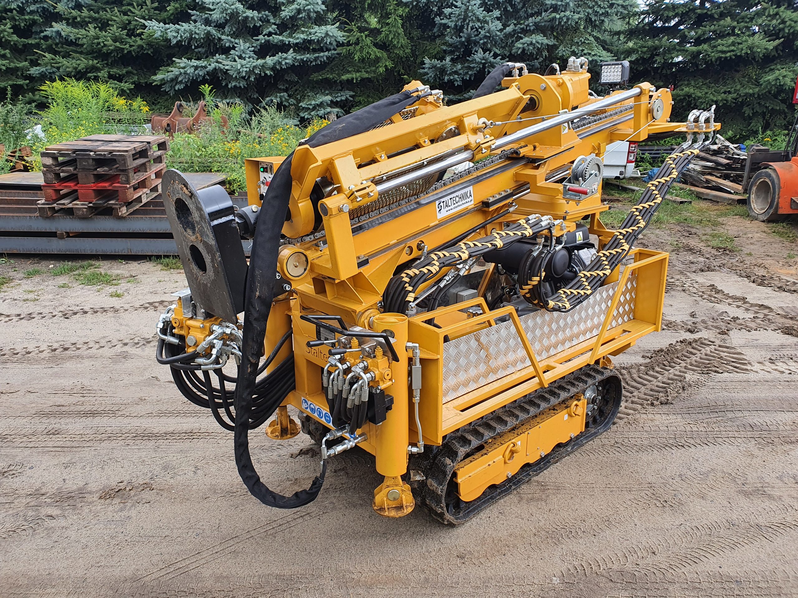 WGB Mini Geolog B na podwoziu gąsienicowym - Wiertnica geotechniczna WGB Mini Geolog B na podwoziu gąsienicowym