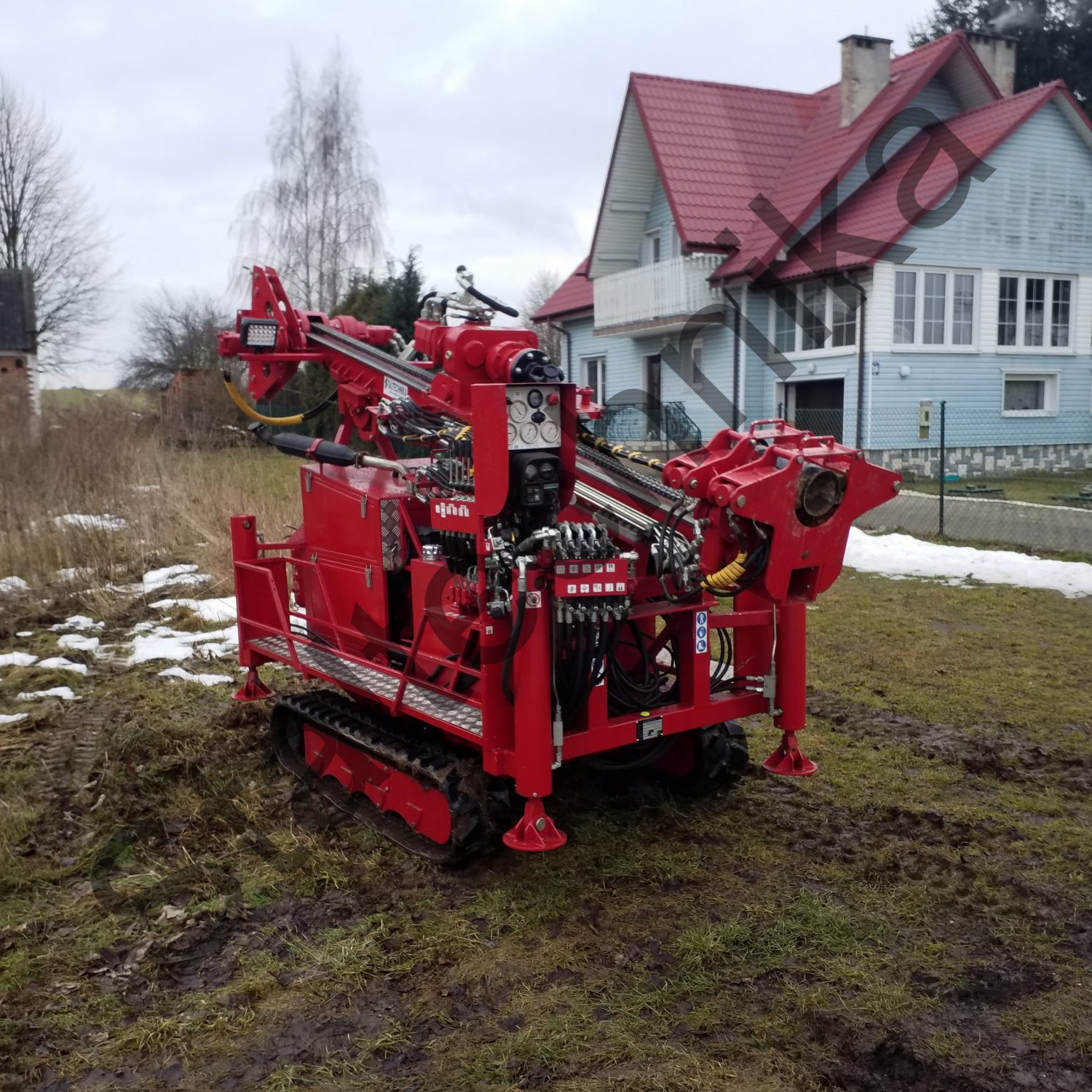 WGG-G na podwoziu gąsienicowym - Wiertnica geotechniczna WGG-G na podwoziu gąsienicowym