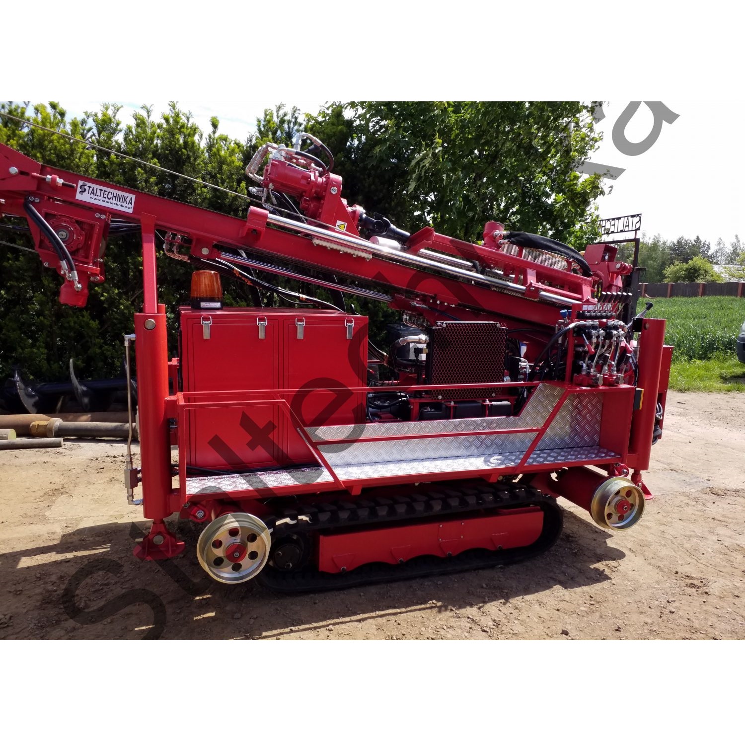 WGG-G na podwoziu gąsienicowym - Wiertnica geotechniczna WGG-G na podwoziu gąsienicowym