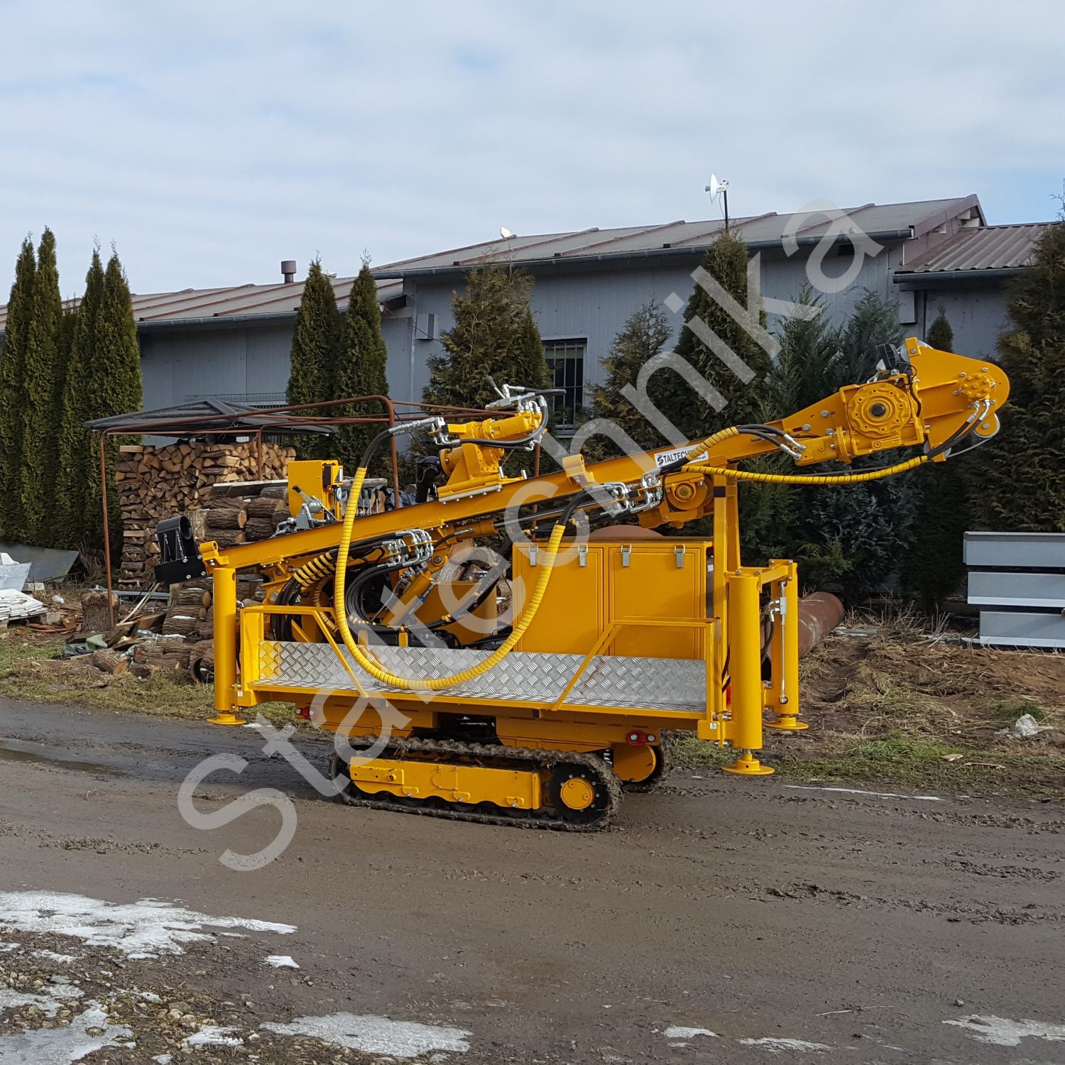 WGG-G na podwoziu gąsienicowym - Wiertnica geotechniczna WGG-G na podwoziu gąsienicowym