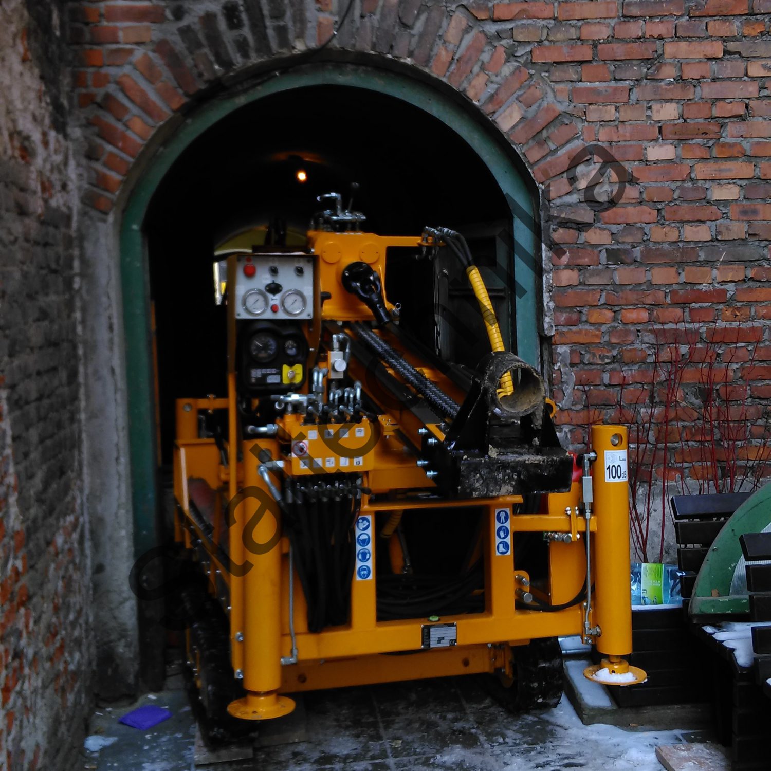 WGG-G na podwoziu gąsienicowym - Wiertnica geotechniczna WGG-G na podwoziu gąsienicowym